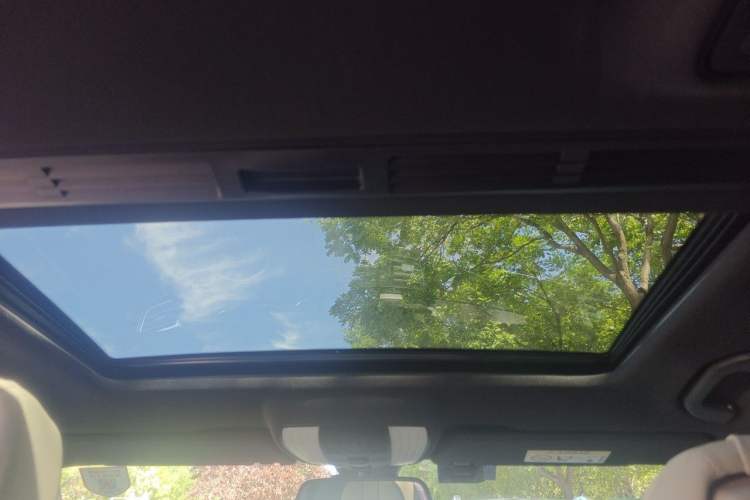 Used Mercedes-Benz E-Class 2015 Restyled E 260 L Sport Edition Headliner