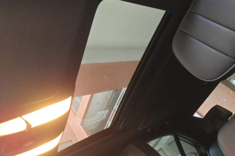 Used Mercedes-Benz E-Class 2015 Restyled E 260 L Sport Edition Headliner