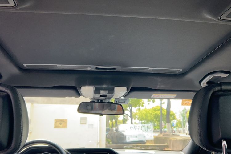 Used Mercedes-Benz E-Class 2015 Facelift E 200 L Sport Edition Headliner