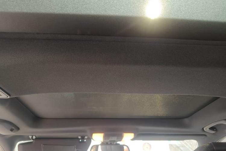 Used Mercedes-Benz E-Class 2015 E 260 L Sport Edition Headliner