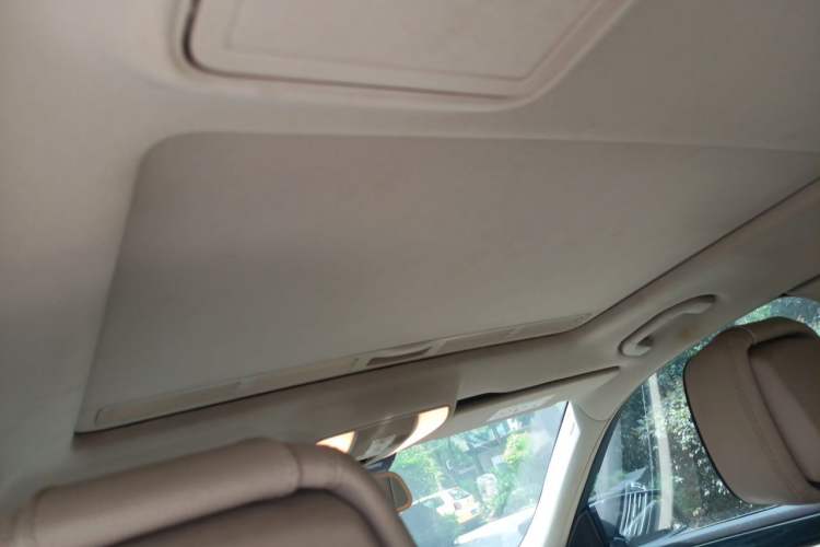 Used Mercedes-Benz E-Class 2015 E 260 L Sport Edition Headliner