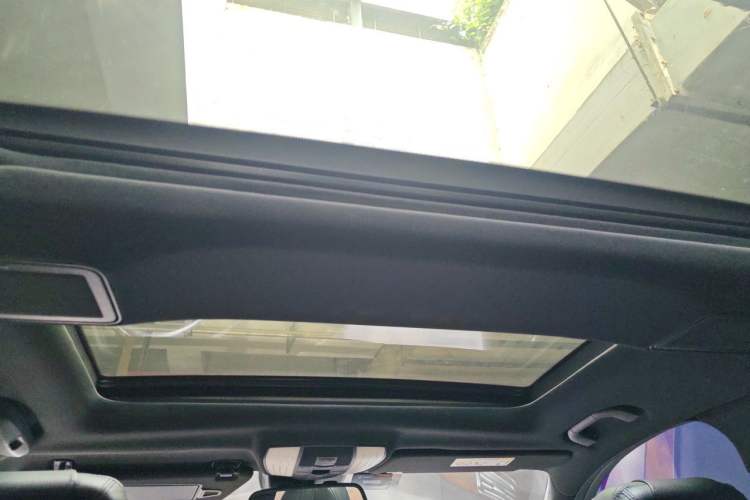 Used Mercedes-Benz E-Class 2015 E 260 L Luxury Model Headliner