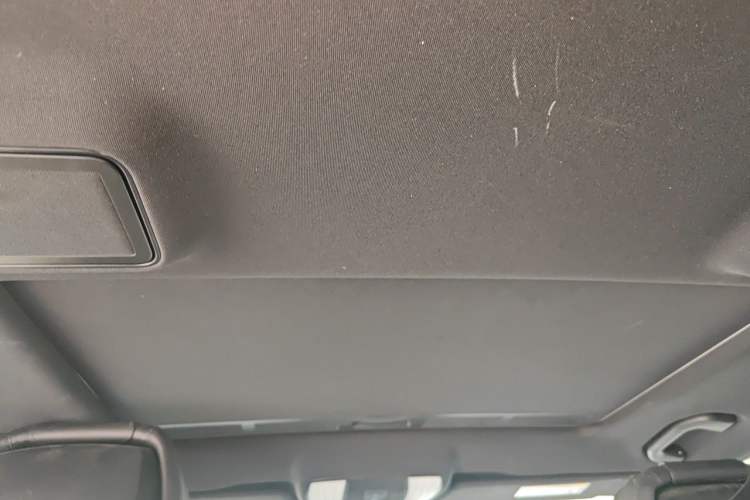 Used Mercedes-Benz E-Class 2015 Facelift E 200 L Headliner