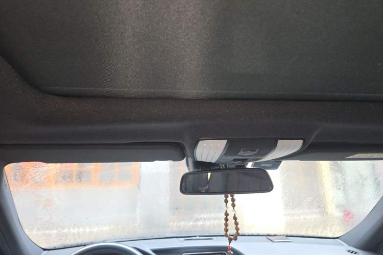 Used Mercedes-Benz E-Class 2015 E 260 L Sport & Fashion Model Headliner