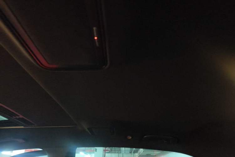 Used Mercedes-Benz E-Class 2015 Facelift E 200 L Headliner