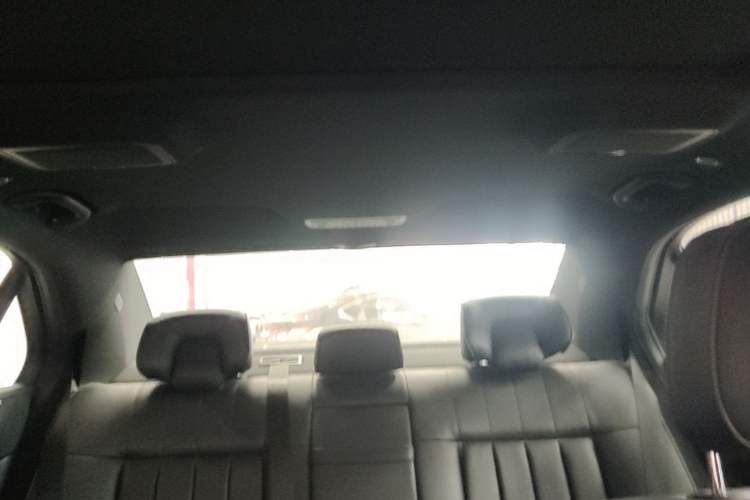 Used Mercedes-Benz E-Class 2015 Facelift E 200 L Headliner