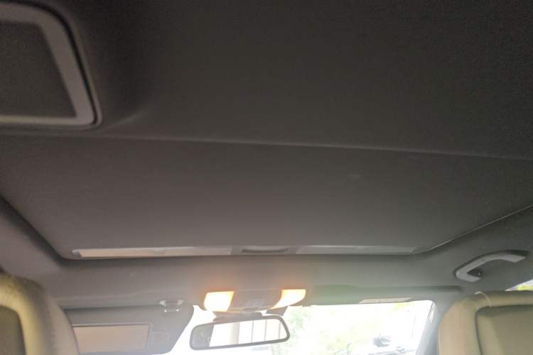 Used Mercedes-Benz E-Class 2015 E 260 L Sport Edition Headliner