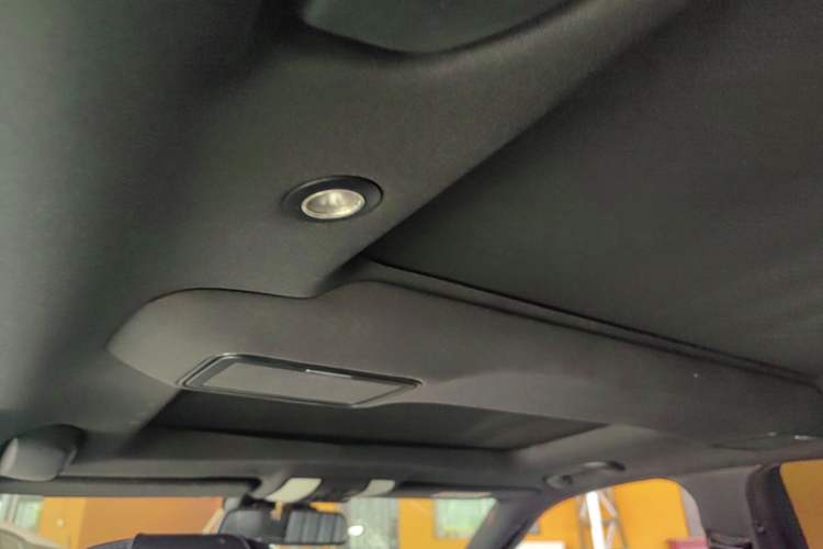 Used Mercedes-Benz E-Class 2015 E 260 L Sport Edition Headliner