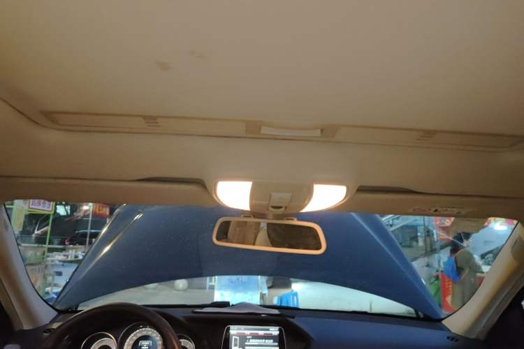 Used Mercedes-Benz E-Class 2015 E 260 L Sport Edition Headliner