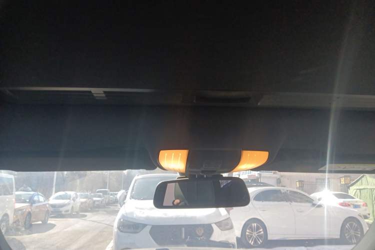 Used Mercedes-Benz E-Class 2015 E 260 L Sport Edition Headliner