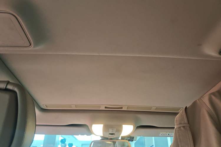 Used Mercedes-Benz E-Class 2015 E 200 L Headliner
