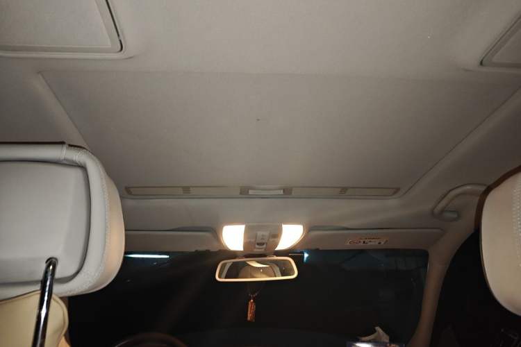 Used Mercedes-Benz E-Class 2015 E 200 L Headliner