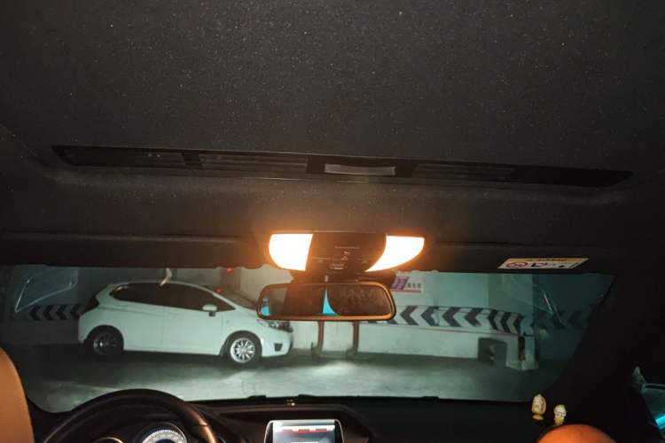 Used Mercedes-Benz E-Class 2015 E 260 L Sport Edition Headliner