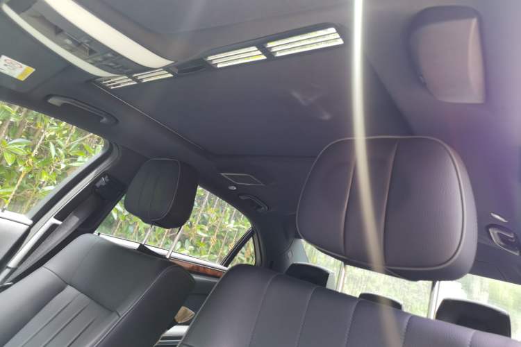Used Mercedes-Benz E-Class 2015 Facelift E 200 L Headliner