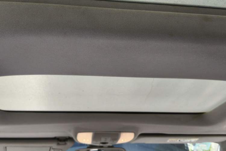 Used Mercedes-Benz E-Class 2015 E 260 L Headliner