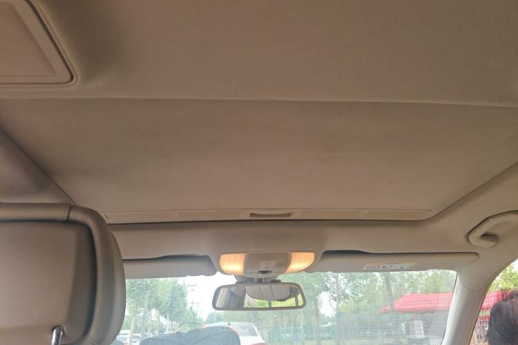 Used Mercedes-Benz E-Class 2015 Facelift E 200 L Headliner