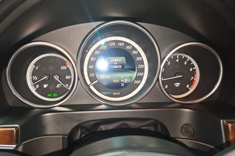 Used Mercedes-Benz E-Class 2015 Facelift E 200 L Instrument Cluster