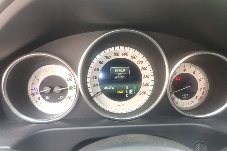 Used Mercedes-Benz E-Class 2015 E 260 L Sport & Fashion Model Instrument Cluster