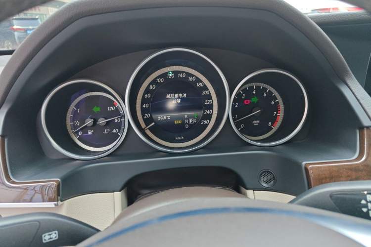 Used Mercedes-Benz E-Class 2015 Revised E 260 L Instrument Cluster