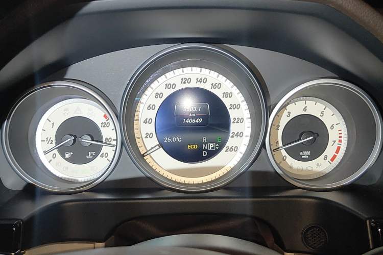 Used Mercedes-Benz E-Class 2015 E 260 L Sport & Fashion Model Instrument Cluster