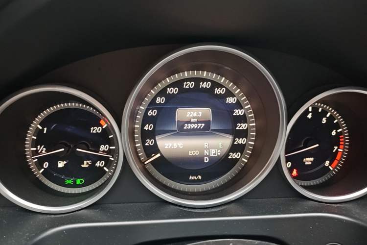 Used Mercedes-Benz E-Class 2015 E 180 L Instrument Cluster
