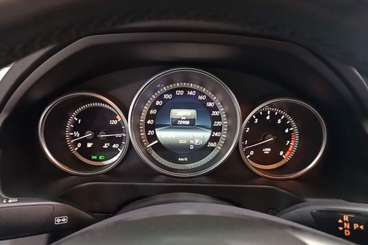 Used Mercedes-Benz E-Class 2015 Facelift E 200 L Instrument Cluster