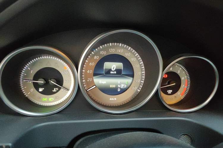 Used Mercedes-Benz E-Class 2015 Facelift E 260 L Luxury Edition Instrument Cluster