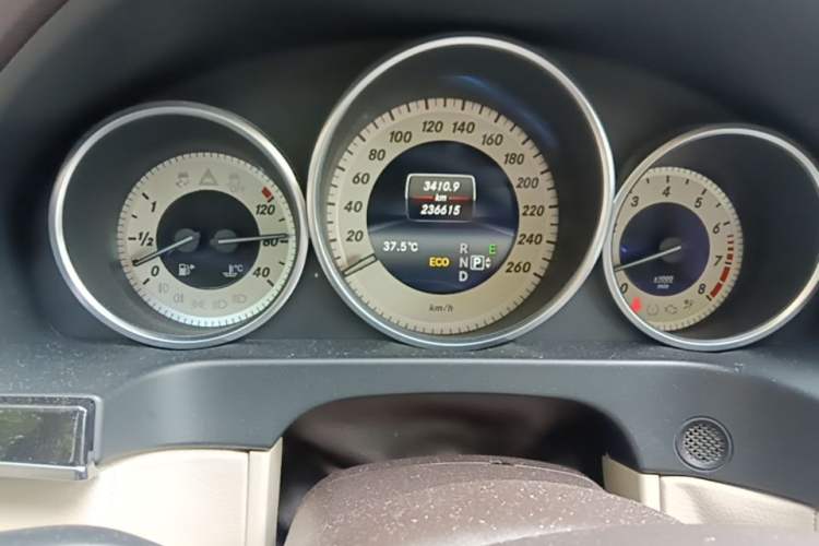Used Mercedes-Benz E-Class 2015 E 320 L Sport Luxury Model Instrument Cluster