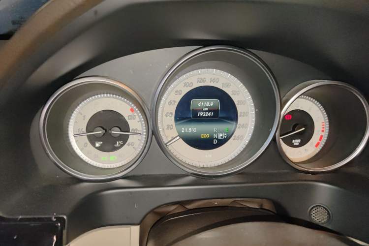 Used Mercedes-Benz E-Class 2015 E 260 L Sport Edition Instrument Cluster