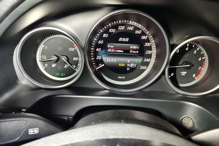 Used Mercedes-Benz E-Class 2015 Facelift E 200 L Instrument Cluster