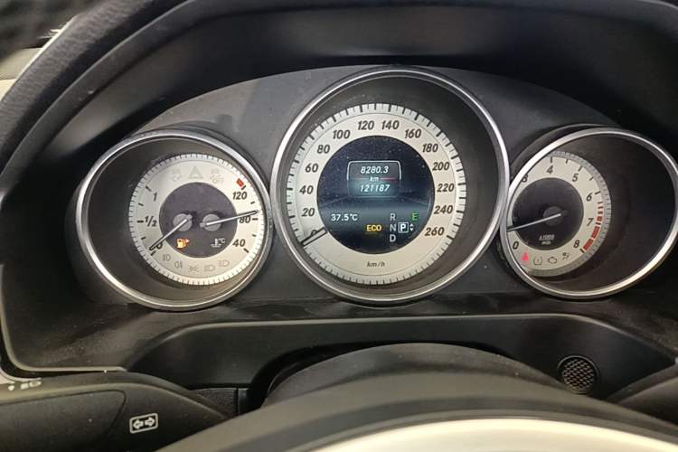Used Mercedes-Benz E-Class 2015 E 260 L Sport Edition Instrument Cluster