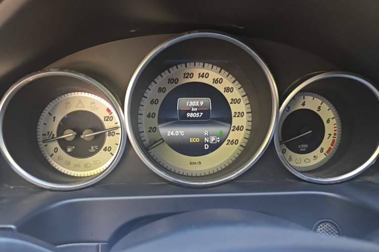 Used Mercedes-Benz E-Class 2015 E 260 L Sport Edition Instrument Cluster