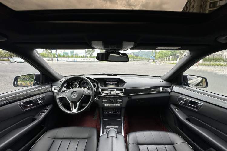 Used Mercedes-Benz E-Class 2015 Restyled E 260 L Sport Edition Interior 1