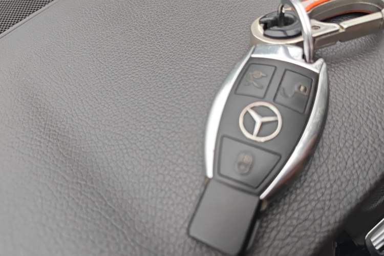 Used Mercedes-Benz E-Class 2015 E 260 L Sport & Fashion Model Interior 1
