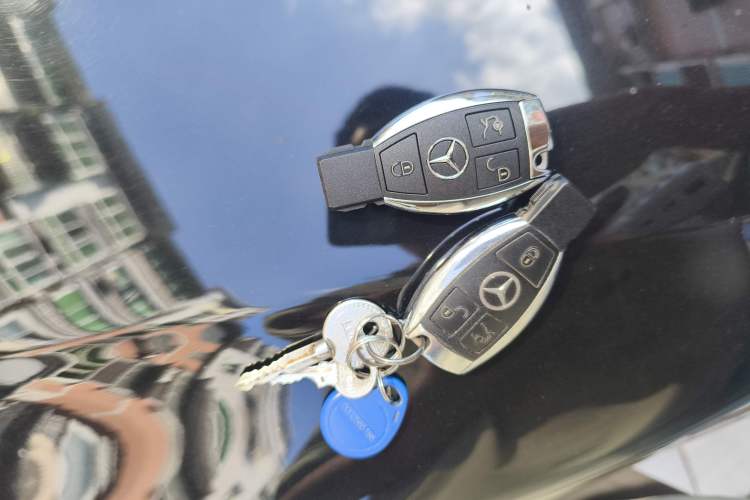 Used Mercedes-Benz E-Class 2015 Revised E 260 L Sporty and Stylish Edition Interior 1