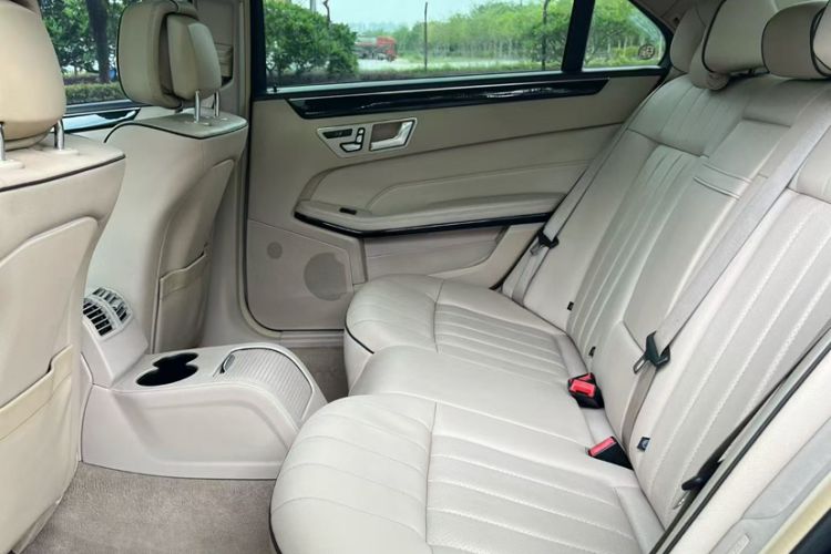 Used Mercedes-Benz E-Class 2015 Restyled E 260 L Sport Edition Interior 1