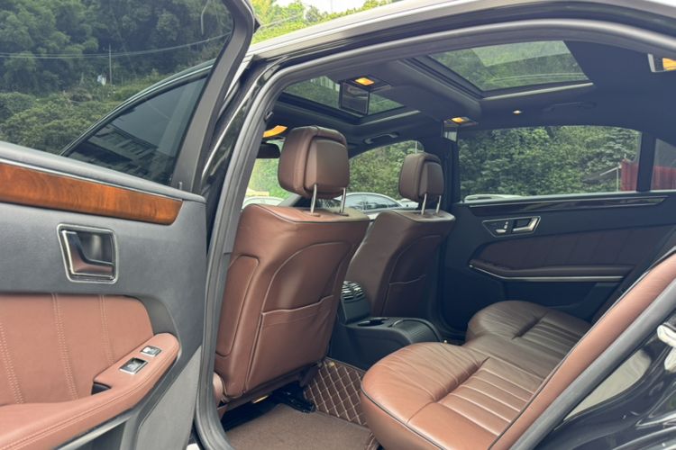 Used Mercedes-Benz E-Class 2015 E 260 L Luxury Model Interior 11