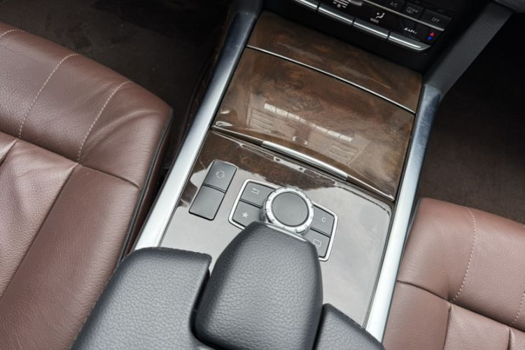 Used Mercedes-Benz E-Class 2015 E 260 L Luxury Model Interior 12