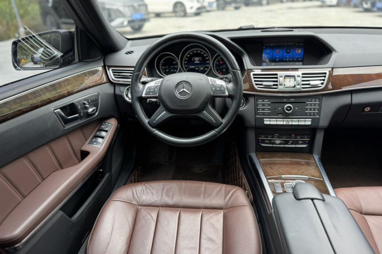 Used Mercedes-Benz E-Class 2015 E 260 L Luxury Model Interior 15