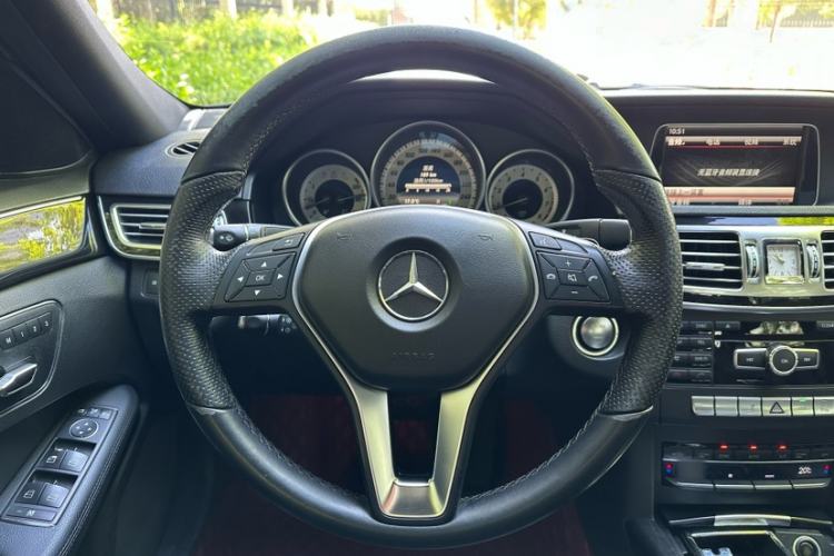 Used Mercedes-Benz E-Class 2015 E 260 L Sport Edition Interior 2