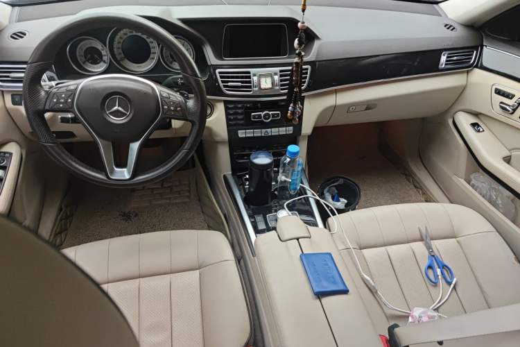 Used Mercedes-Benz E-Class 2015 E 260 L Sport & Fashion Model Interior 2