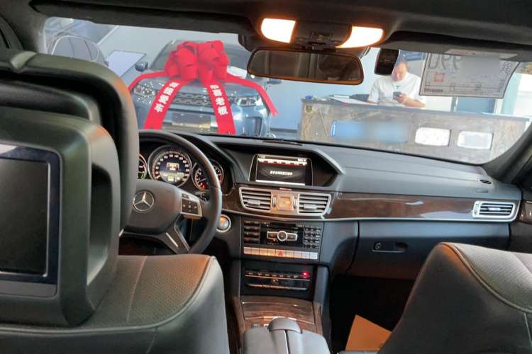 Used Mercedes-Benz E-Class 2015 E 400 L Hybrid Interior 3