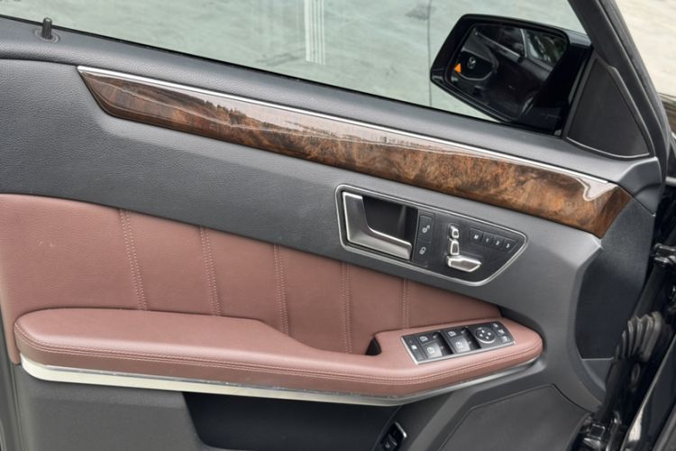 Used Mercedes-Benz E-Class 2015 E 260 L Luxury Model Interior 3