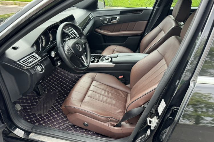 Used Mercedes-Benz E-Class 2015 E 260 L Sport Luxury Model Interior 3