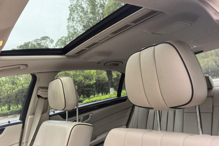 Used Mercedes-Benz E-Class 2015 E 200 L Sport Edition Interior 3