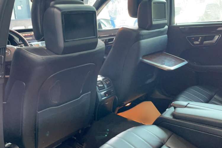 Used Mercedes-Benz E-Class 2015 E 400 L Hybrid Interior 4