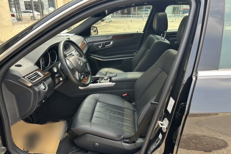 Used Mercedes-Benz E-Class 2015 Facelift E 200 L Interior 4