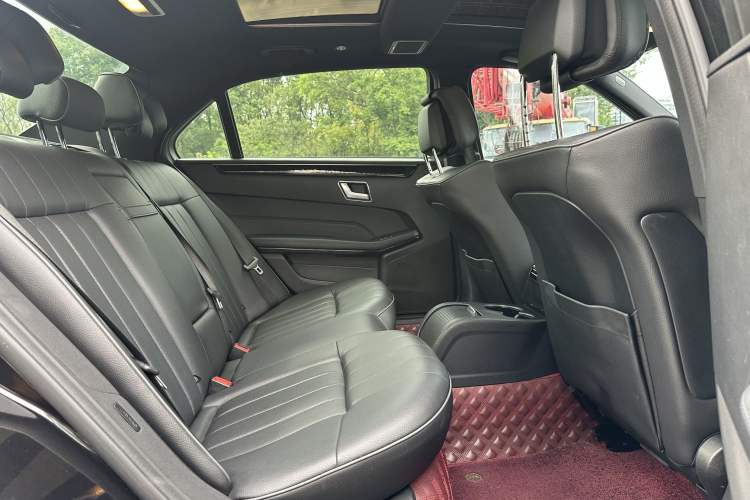 Used Mercedes-Benz E-Class 2015 Restyled E 260 L Sport Edition Interior 4