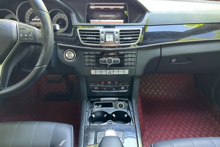 Used Mercedes-Benz E-Class 2015 E 260 L Sport Edition Interior 4