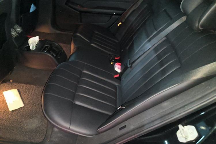 Used Mercedes-Benz E-Class 2015 Restyled E 260 L Sport Edition Interior 4